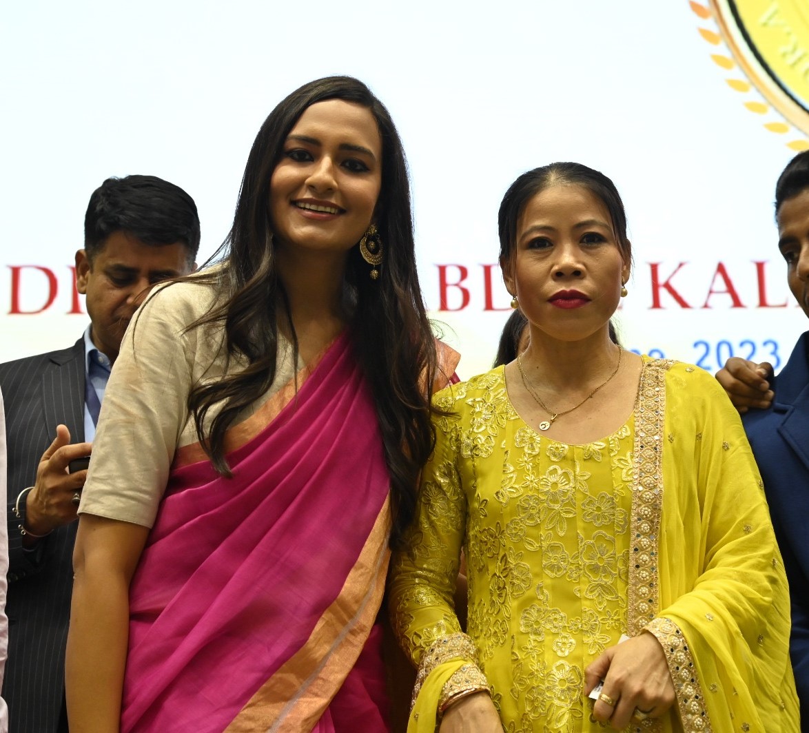 Best Female Emcee in Delhi/Gurgaon India Corporate Conference Exhibition Event Emcee